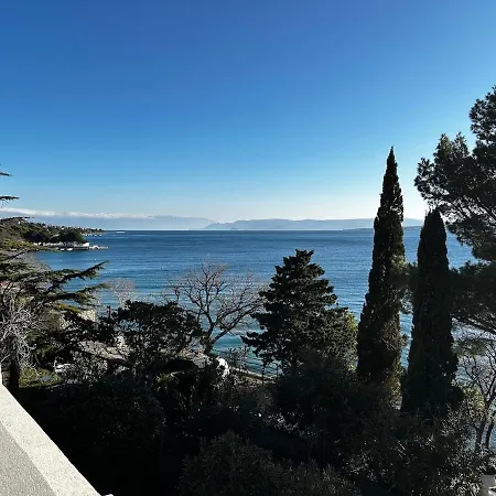 Charming Villa Apartment - Few Steps From The Sea Daire